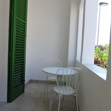 Garibaldi 52 Exclusive